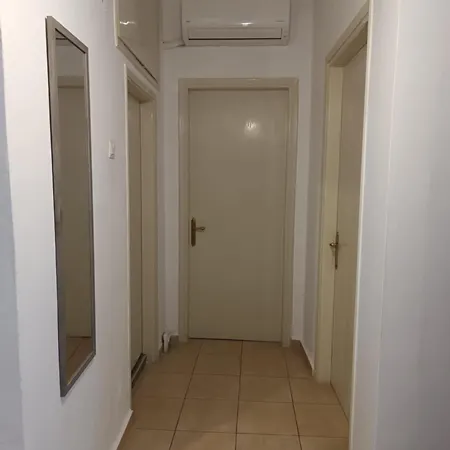 Nikos Apartment *